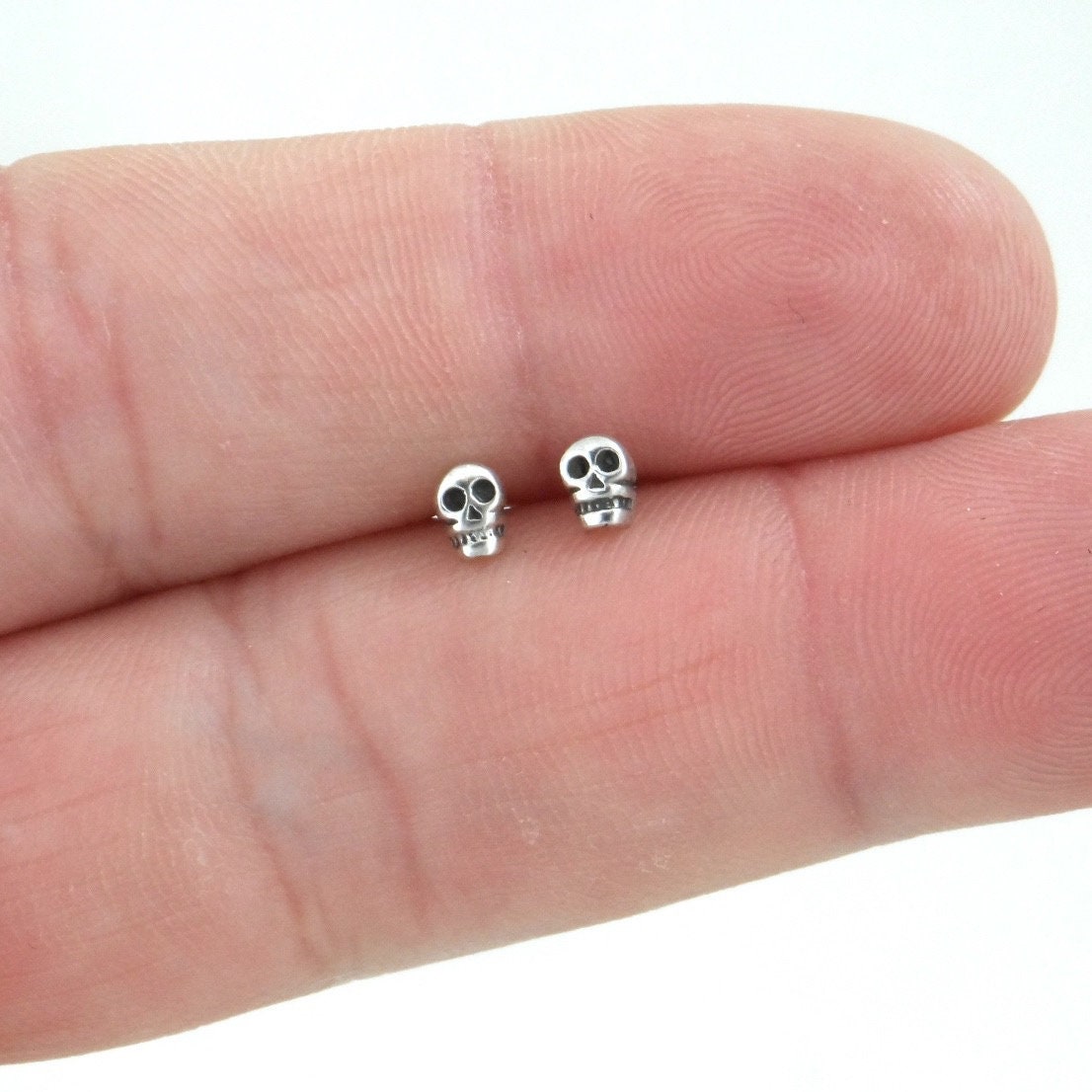 Tiny Skull Sterling Silver Earrings, Skull Earrings, Kids Earrings, Tiny Studs, Cartilage Studs, Minimalist Earring, Simple Studs