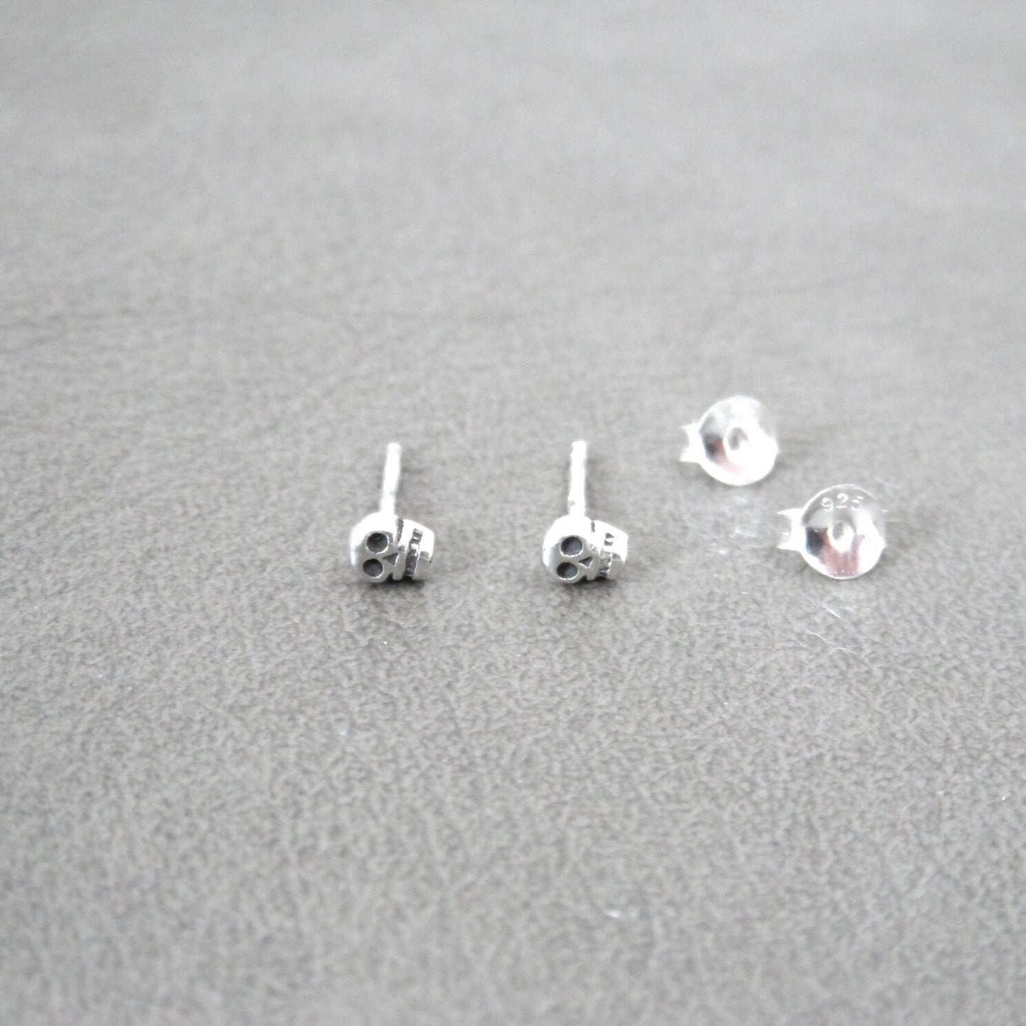 Tiny Skull Sterling Silver Earrings, Skull Earrings, Kids Earrings, Tiny Studs, Cartilage Studs, Minimalist Earring, Simple Studs