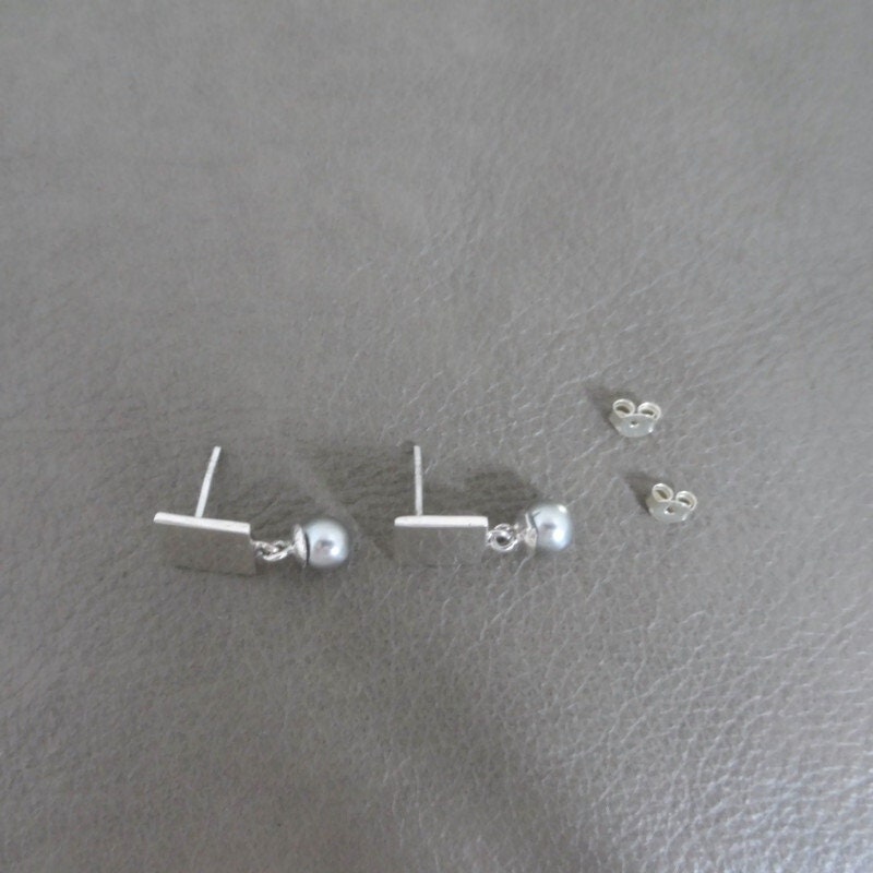 Tahitian Pearl Earrings in Sterling Silver, Pearl Earrings, Dangle Pearl Earrings, Minimalist Earrings, Pearl Earrings