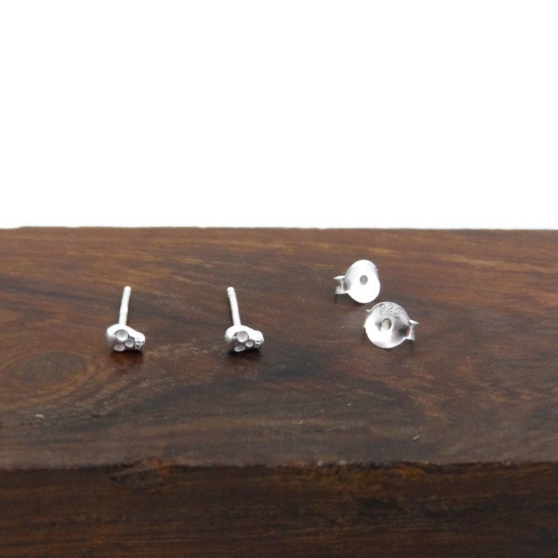 Tiny Skull Earrings in Sterling Silver, Skull Earrings, Silver Skull Studs, Tiny Studs, Tiny Skull,Sterling Silver Earrings, Tiny Studs