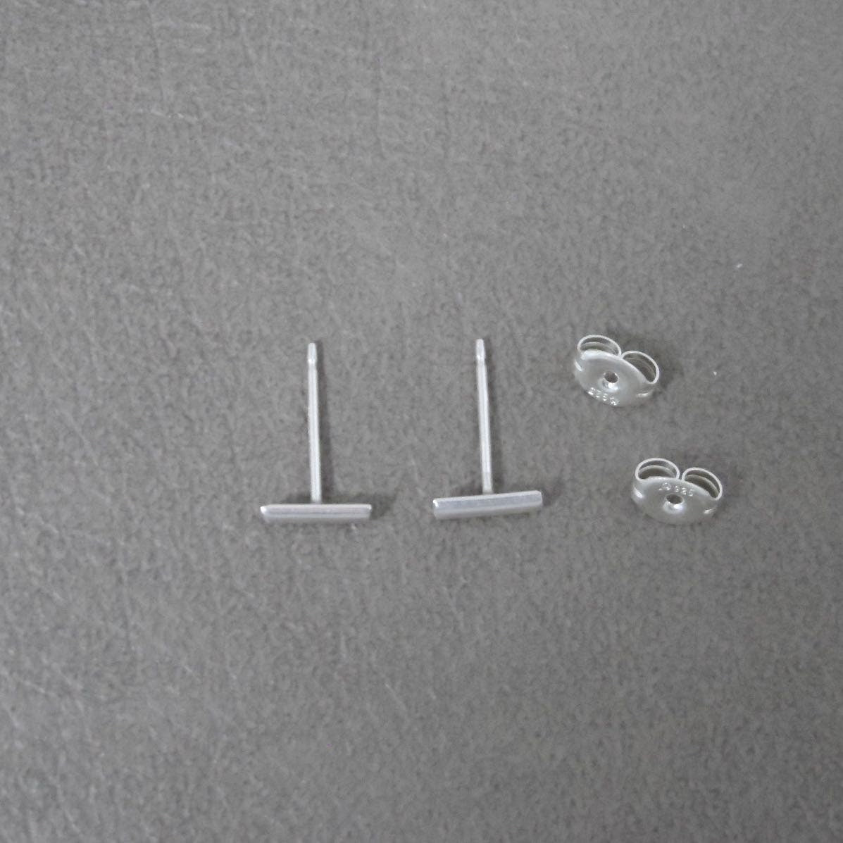 Bar Stud Earrings in Sterling Silver-7mm