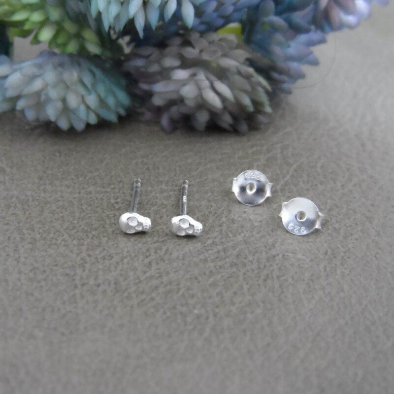 Tiny Skull Earrings in Sterling Silver, Skull Earrings, Silver Skull Studs, Tiny Studs, Tiny Skull,Sterling Silver Earrings, Tiny Studs