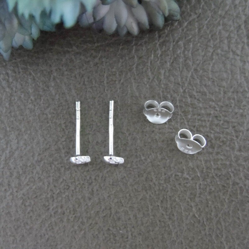 Tiny Skull Earrings in Sterling Silver, Skull Earrings, Silver Skull Studs, Tiny Studs, Tiny Skull,Sterling Silver Earrings, Tiny Studs