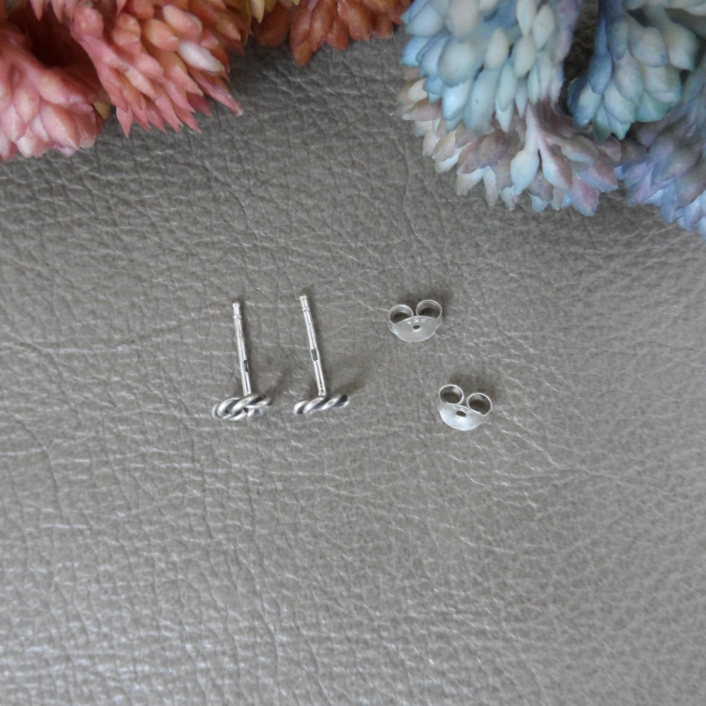 Tiny Circle Earrings in Sterling Silver, Open Circle Earrings, Cartilage Studs, Minimalist Earrings, Tiny Silver Studs, Dainty Earrings