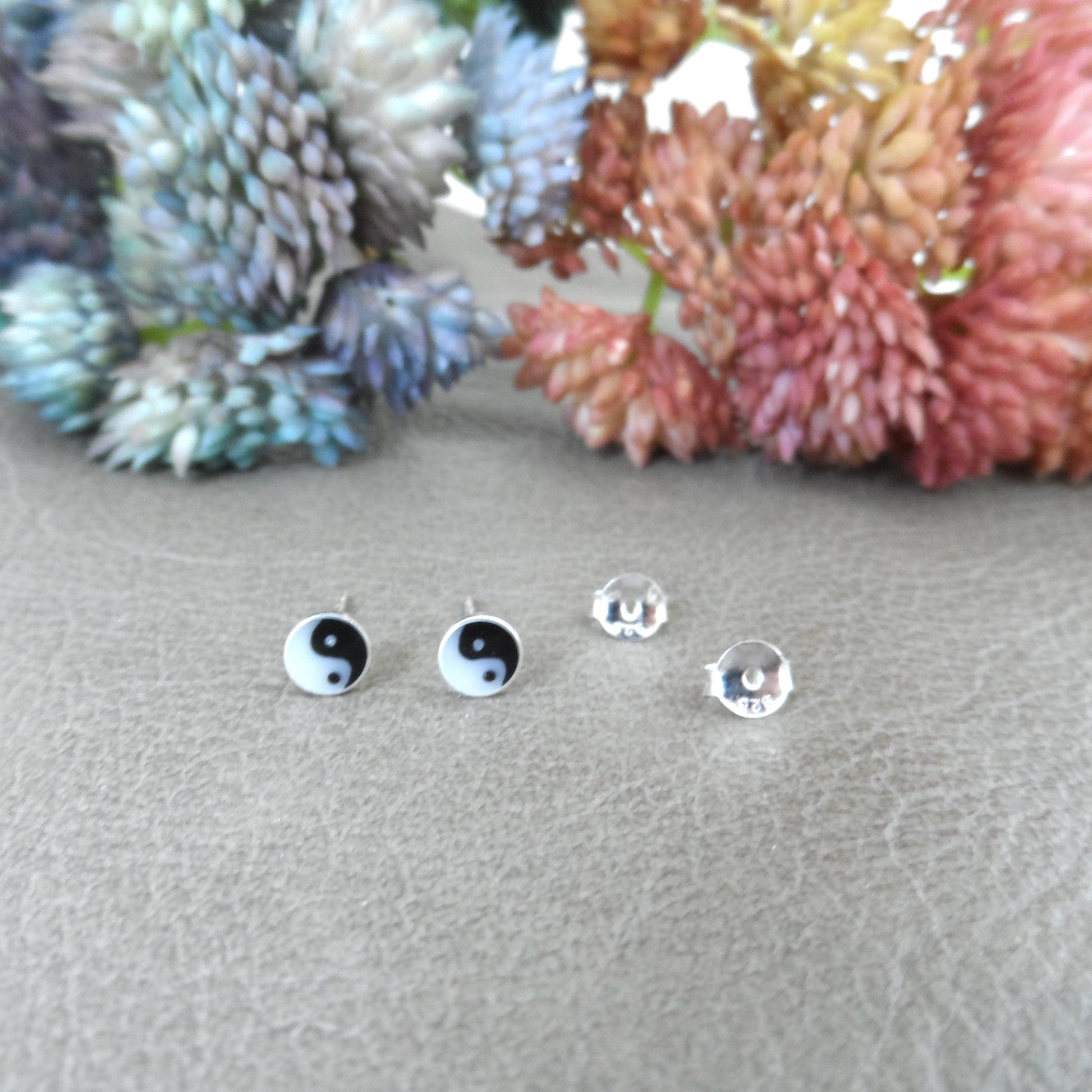 Tiny Yin Yang Sterling Silver Earrings, Ying Yang Earrings,Yin Yang Studs, Tiny Studs, Cartilage Studs, Minimalist Earring, Yin Yang Jewelry